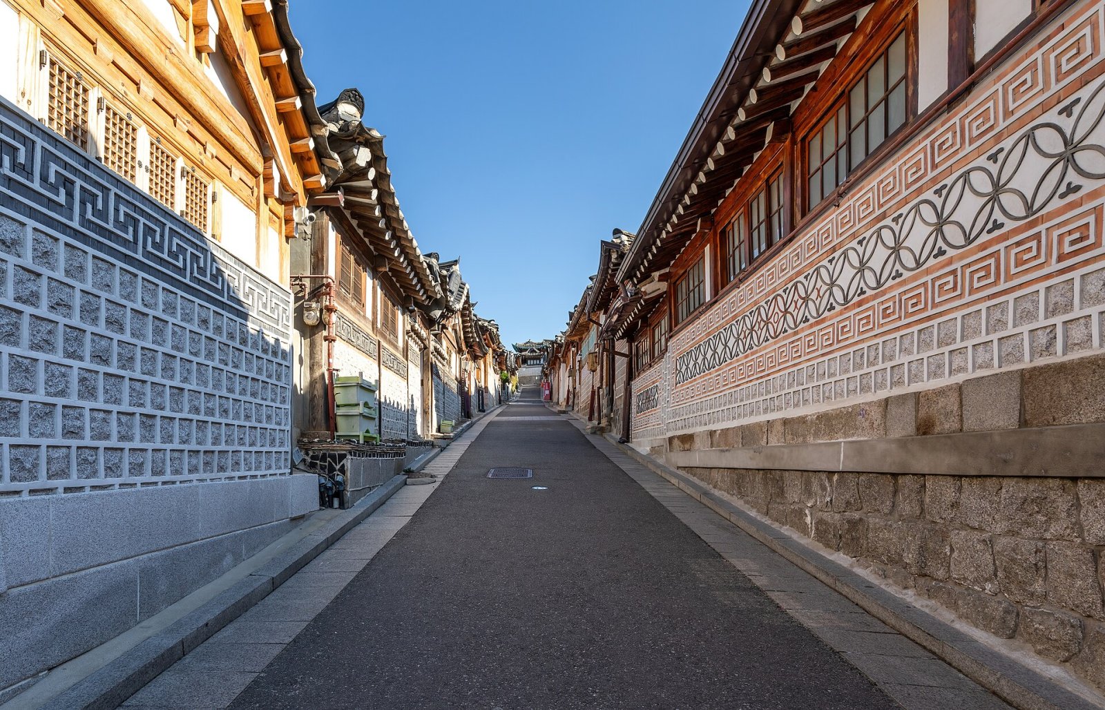 Découvrez Bukchon Hanok Village : le cœur traditionnel de Séoul - Jongno District | Secret World Trip Planner