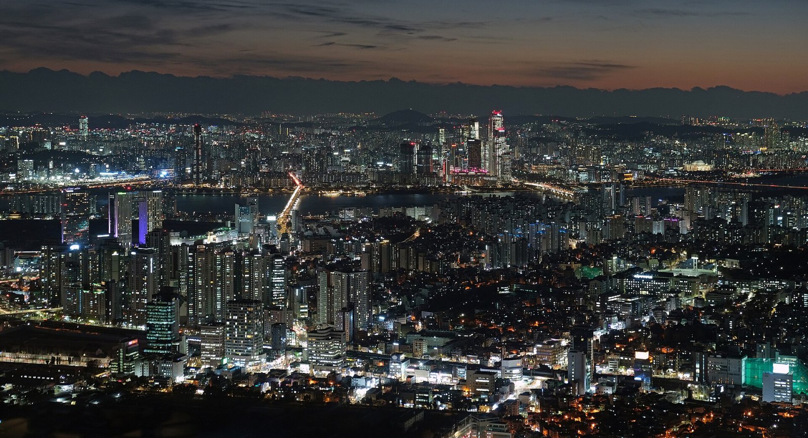 Namsan Seoul Tower: Икона Сеула, Которую Нельзя Пропустить - Yongsan District | Secret World Trip Planner