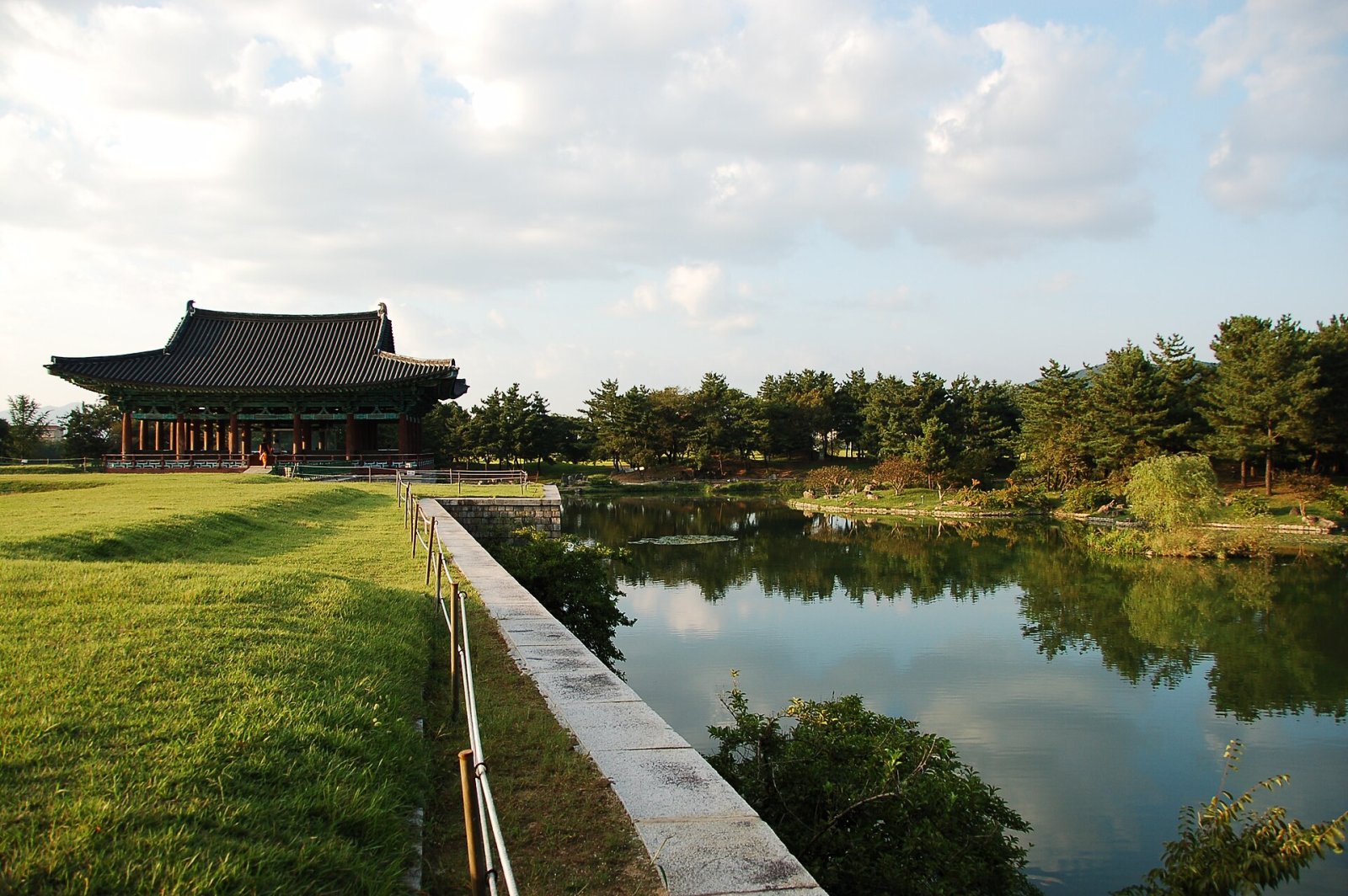 Anapji Pond: Una joya histórica en Gyeongju - Gyeongju | Secret World Trip Planner