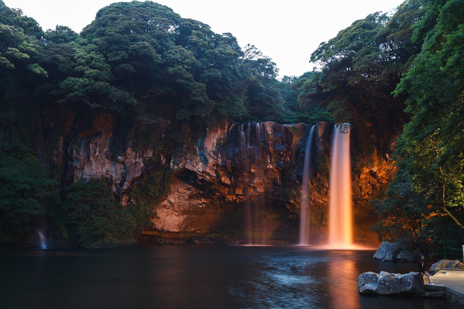 済州島の天帝淵滝の魅力を発見する - Seogwipo | Secret World Trip Planner