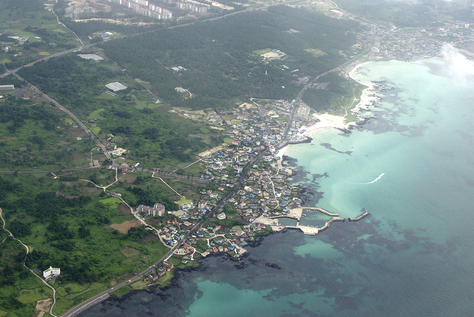 Descubra a Praia de Hyeopjae: Um Paraíso Natural em Jeju - Cheju | Secret World Trip Planner