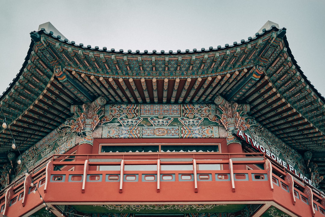 Explorer le temple Beomeosa à Busan : un voyage dans la culture coréenne - 73J5+Q8 Busan | Secret World Trip Planner