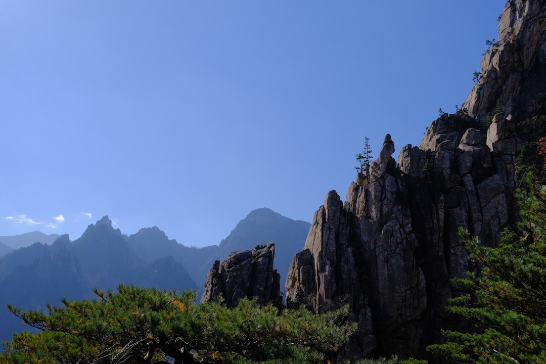 Seoraksan National Park: un paradiso naturale in Corea del Sud - 강원 속초시 설악동 | Secret World Trip Planner