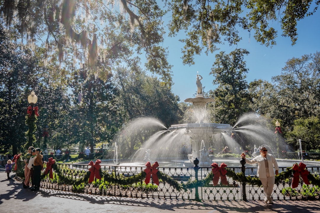 Descubra o Forsyth Park em Savannah: Um Paraíso Natural na Geórgia | Secret World Trip Planner
