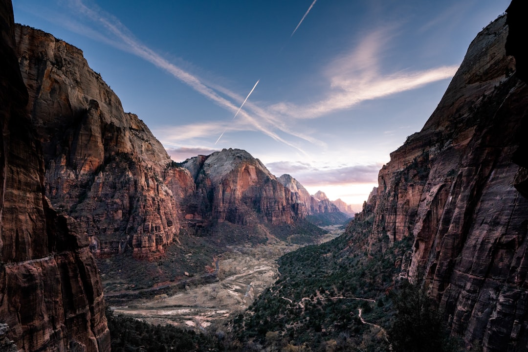 Descubra Angels Landing: uma trilha de tirar o fôlego em Utah - Jinzhong | Secret World Trip Planner