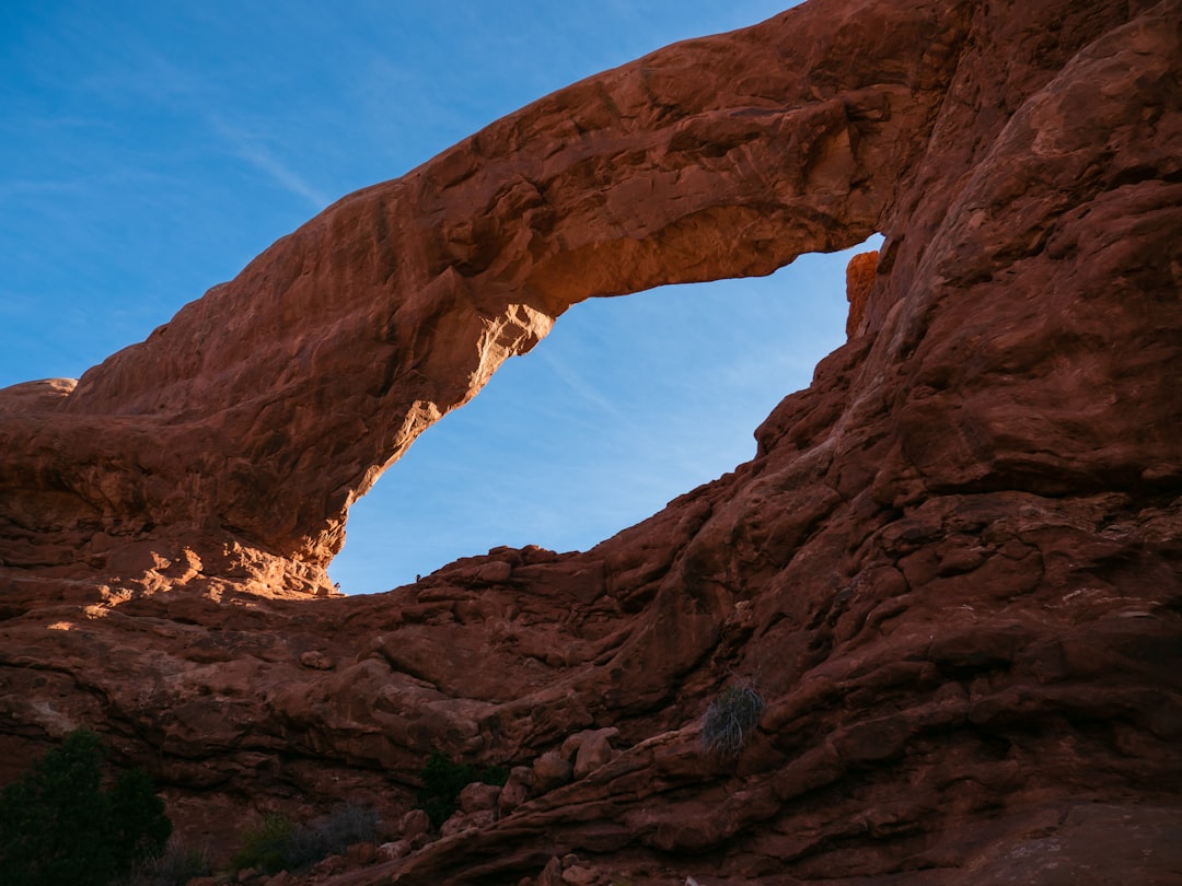 Descubra a Magia do Parque Nacional Arches em Utah - Yulin | Secret World Trip Planner