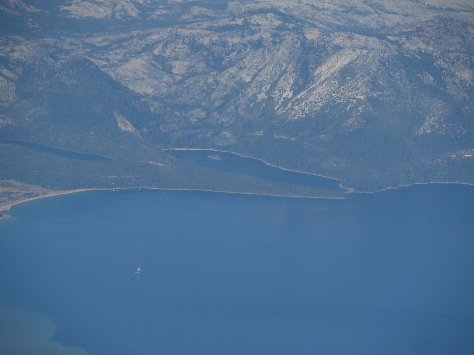 Descubra o Emerald Bay State Park: uma joia da Califórnia | Secret World Trip Planner