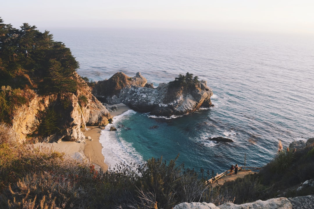 McWay Falls: Природный Рай в Биг-Суре | Secret World Trip Planner
