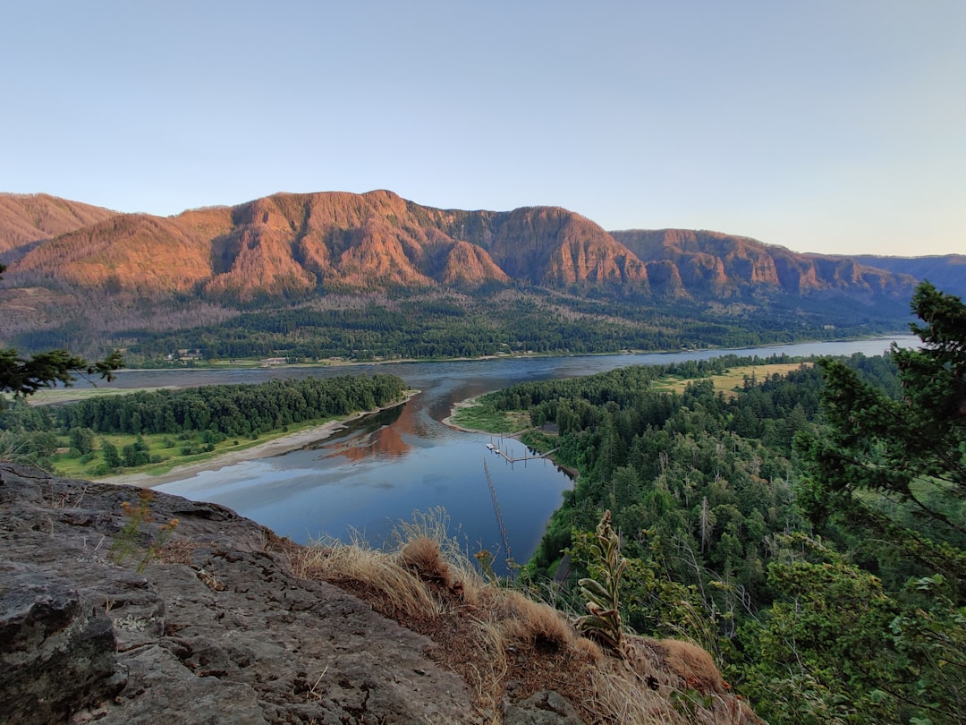 Discover the Columbia River Gorge: Nature and Adventure in Hood River - Hinggan League | Secret World Trip Planner