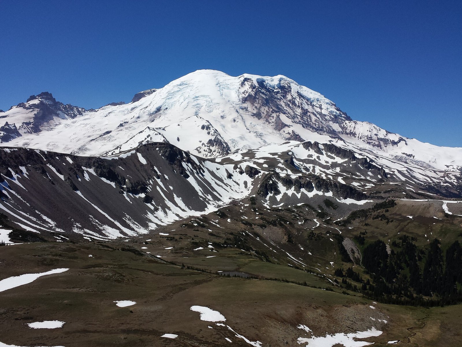 Entdecken Sie die atemberaubende Schönheit des Mount Rainier Nationalparks | Secret World Trip Planner