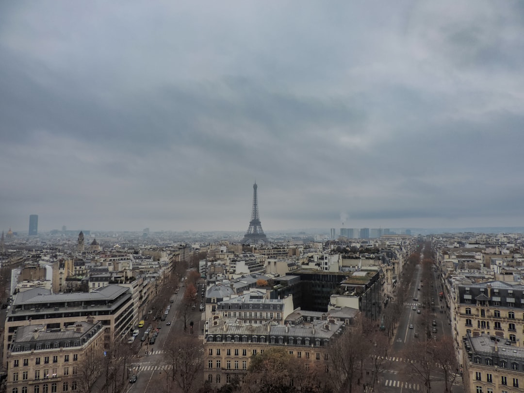 埃菲尔铁塔的魔力：巴黎的象征 - Av. Gustave Eiffel | Secret World Trip Planner