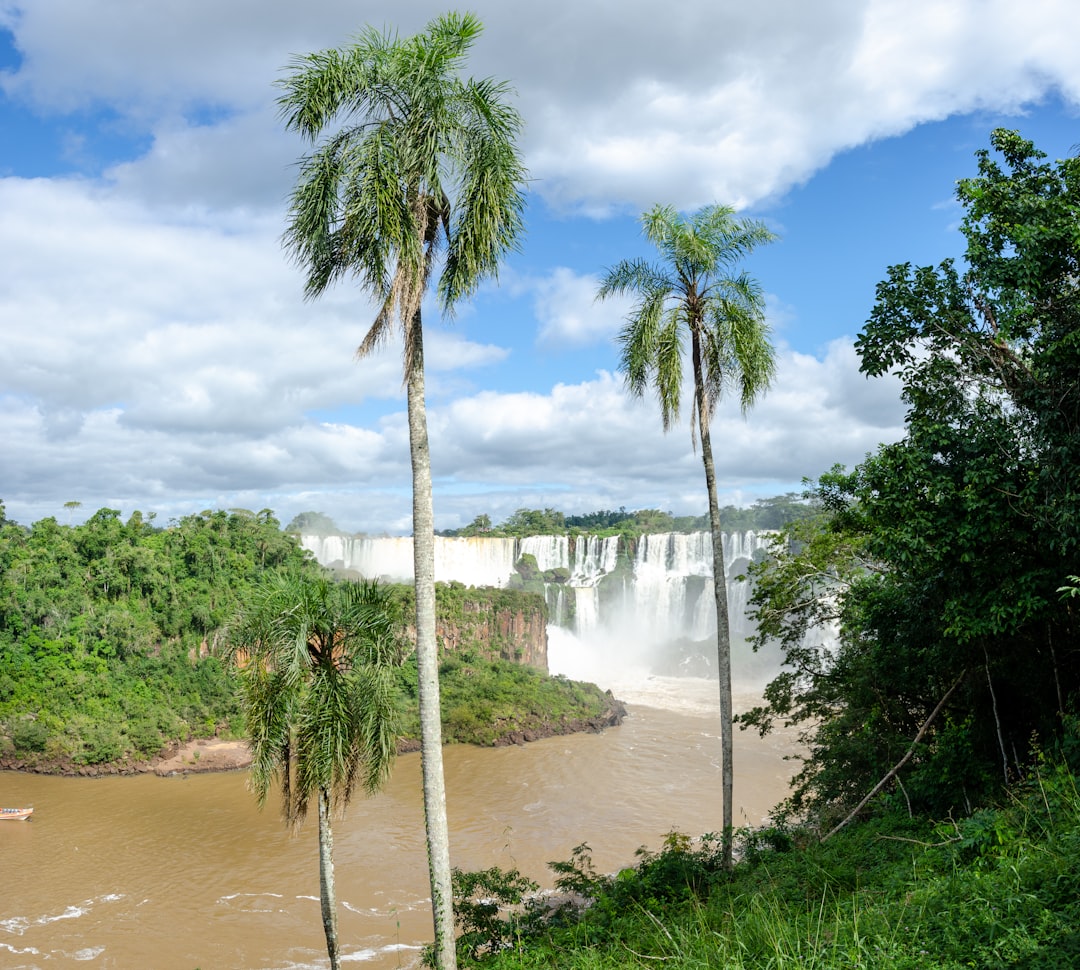 이구아수 폭포: 자연의 천국을 발견하세요 - N3370 Puerto Iguazu | Secret World Trip Planner