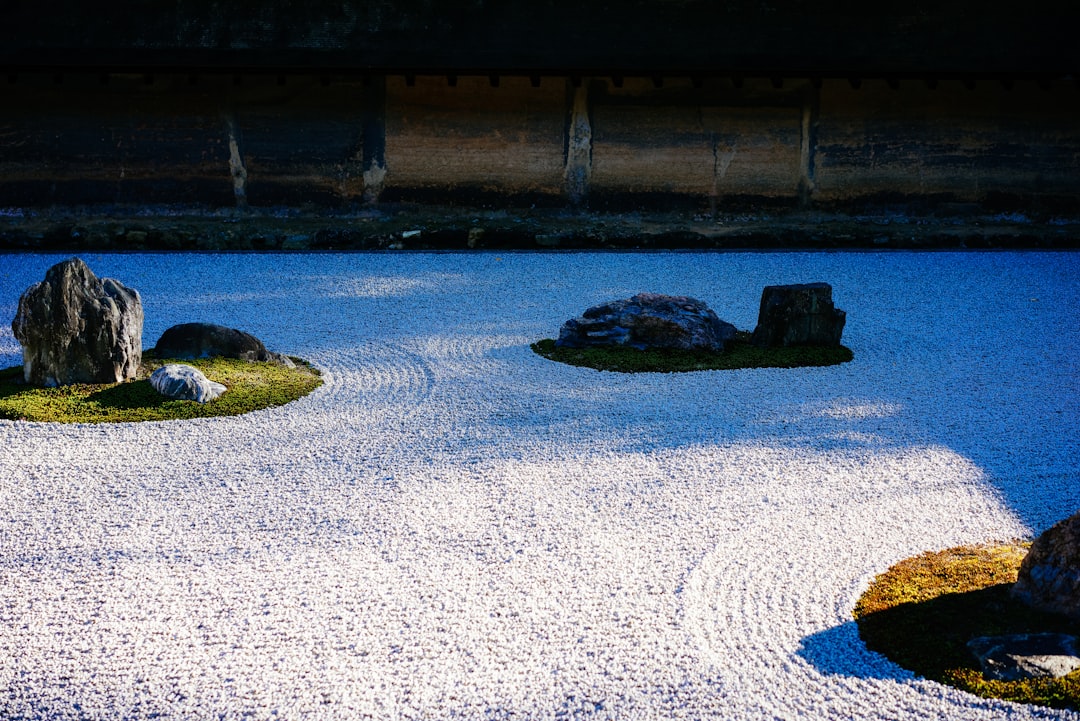 Karesansui: La Magia de los Jardines Zen en Kioto - Kyoto | Secret World Trip Planner