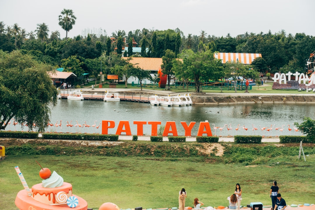 Descubra a magia dos jardins Nongnooch em Pattaya - Sattahip District | Secret World Trip Planner