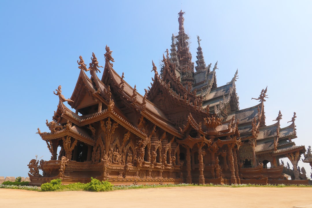 Descubra a magia dos jardins Nongnooch em Pattaya - Sattahip District | Secret World Trip Planner