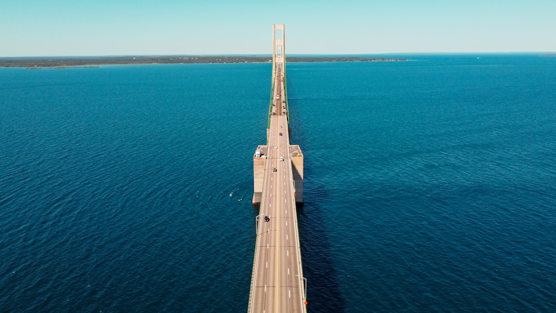 Mackinac Bridge: Un Ponte Tra Due Mondi - Mackinaw City | Secret World Trip Planner
