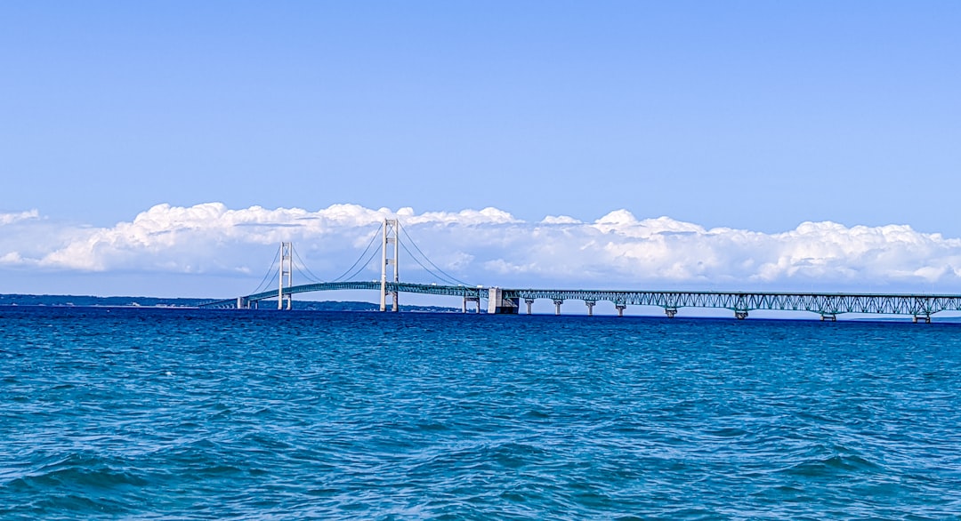 Puente Mackinac: Un Vínculo Entre Dos Mundos - Mackinaw City | Secret World Trip Planner