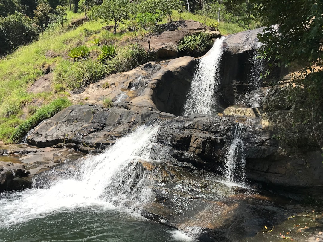 Discover the Majestic Diyaluma Falls: A Natural Paradise in Sri Lanka - Naulla | Secret World Trip Planner