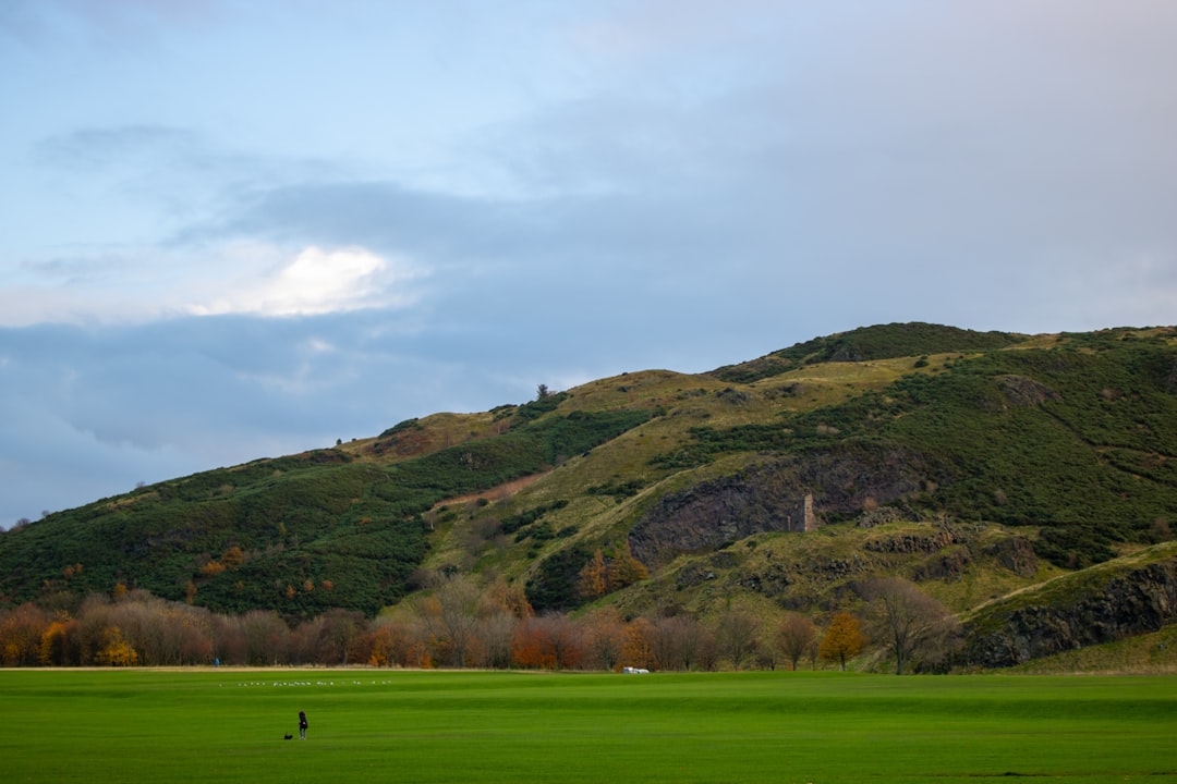 Descubra Arthur's Seat: O Vulcão Extinto de Edimburgo | Secret World Trip Planner
