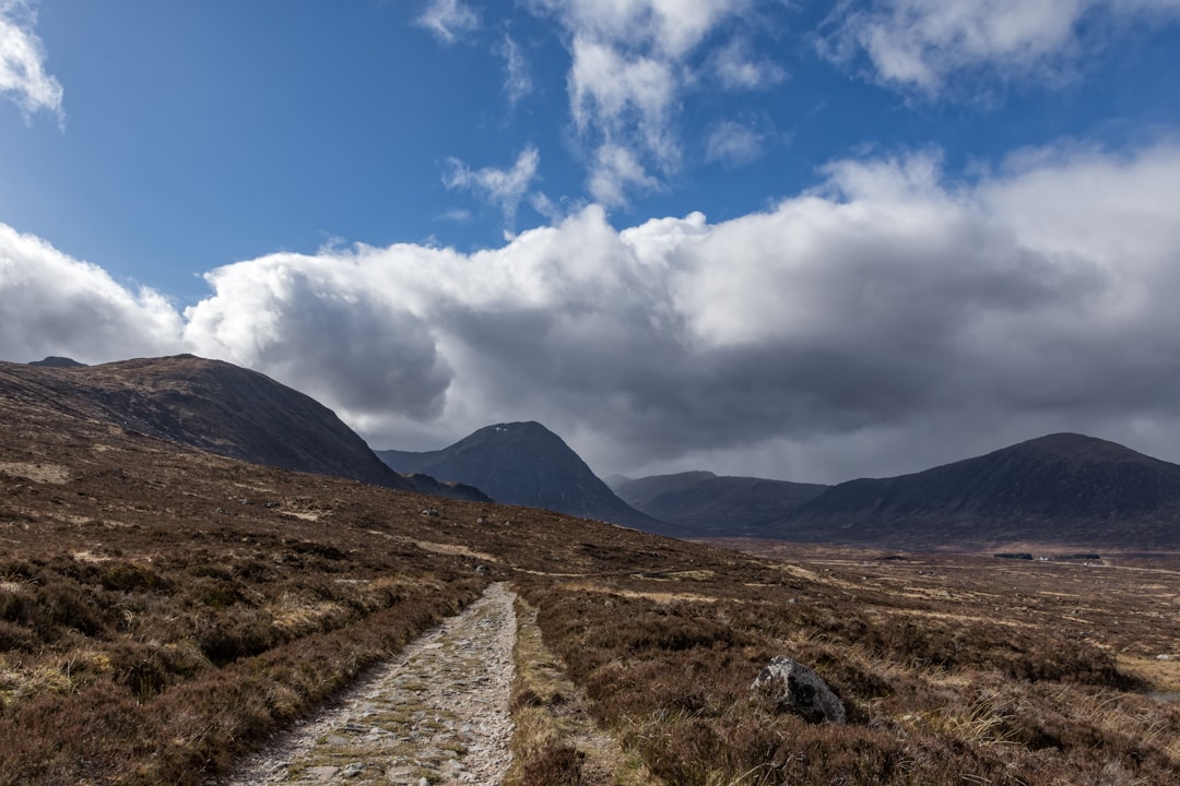 Scopri Glencoe Valley: un gioiello della natura scozzese | Secret World Trip Planner