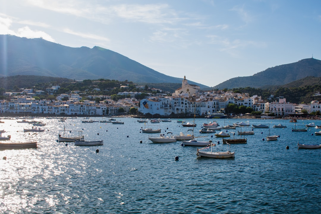 Cadaqués 탐방: 코스타 브라바의 보석 - Cadaqués | Secret World Trip Planner
