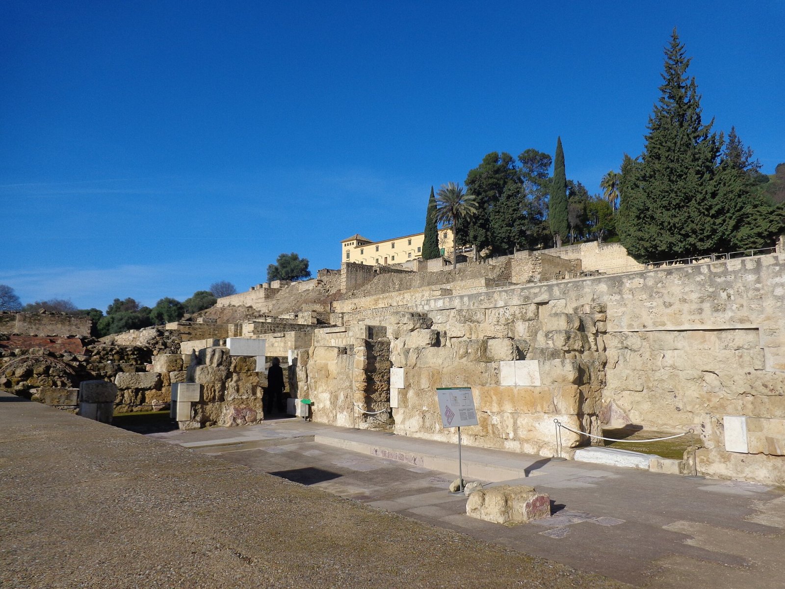 Descubra a magia de Medina Azahara: história e belezas de Córdoba | Secret World Trip Planner