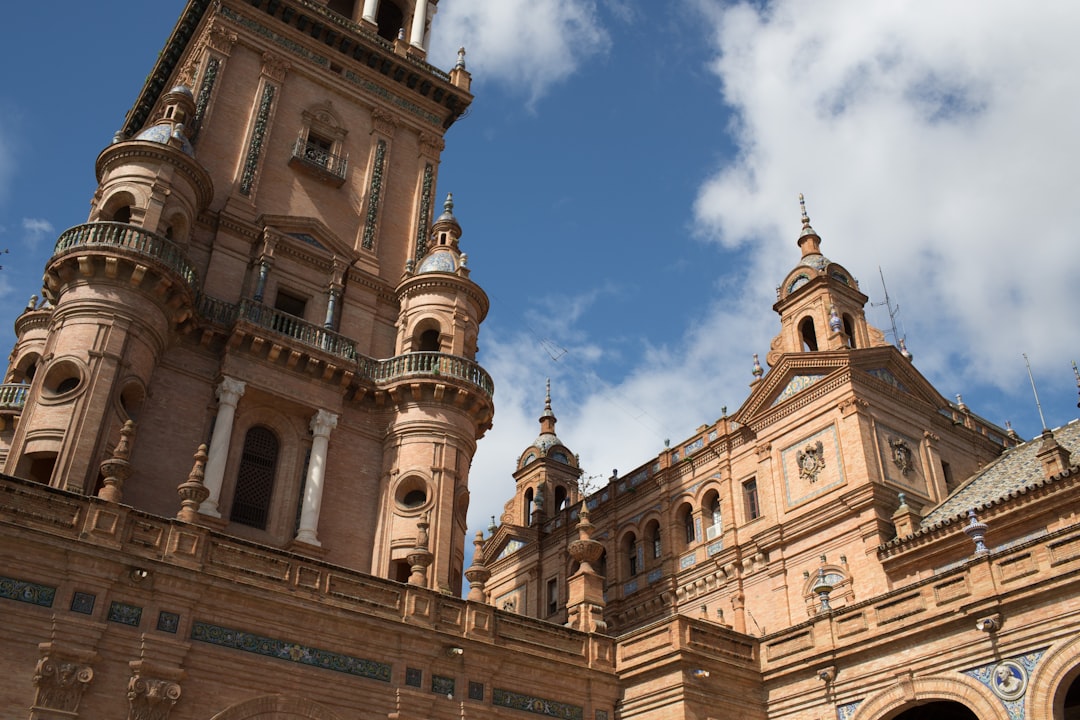 Découvrez la Plaza de España à Séville : un bijou d'Andalousie | Secret World Trip Planner