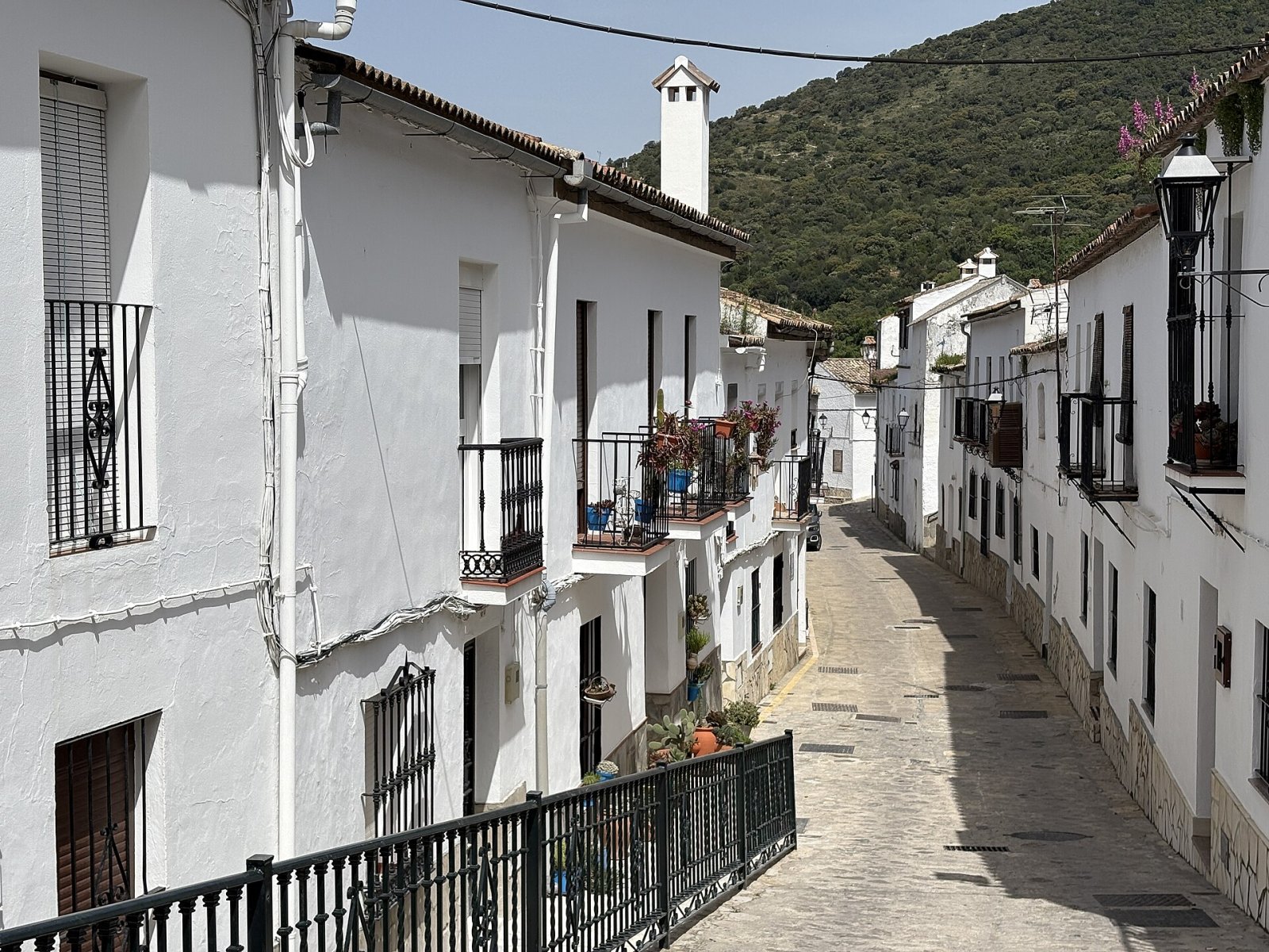 Exploring the White Villages of Andalusia: Arcos de la Frontera - Kaous | Secret World Trip Planner