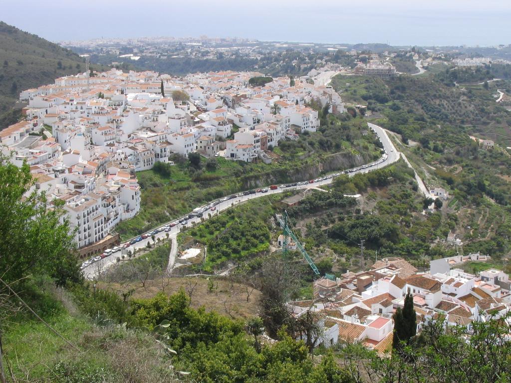 Frigiliana: Un gioiello bianco dell'Andalusia - Baghlia | Secret World Trip Planner