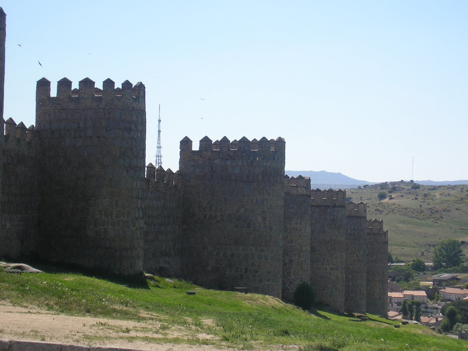 Descubra as Muralhas de Ávila: Uma Viagem pela História | Secret World Trip Planner