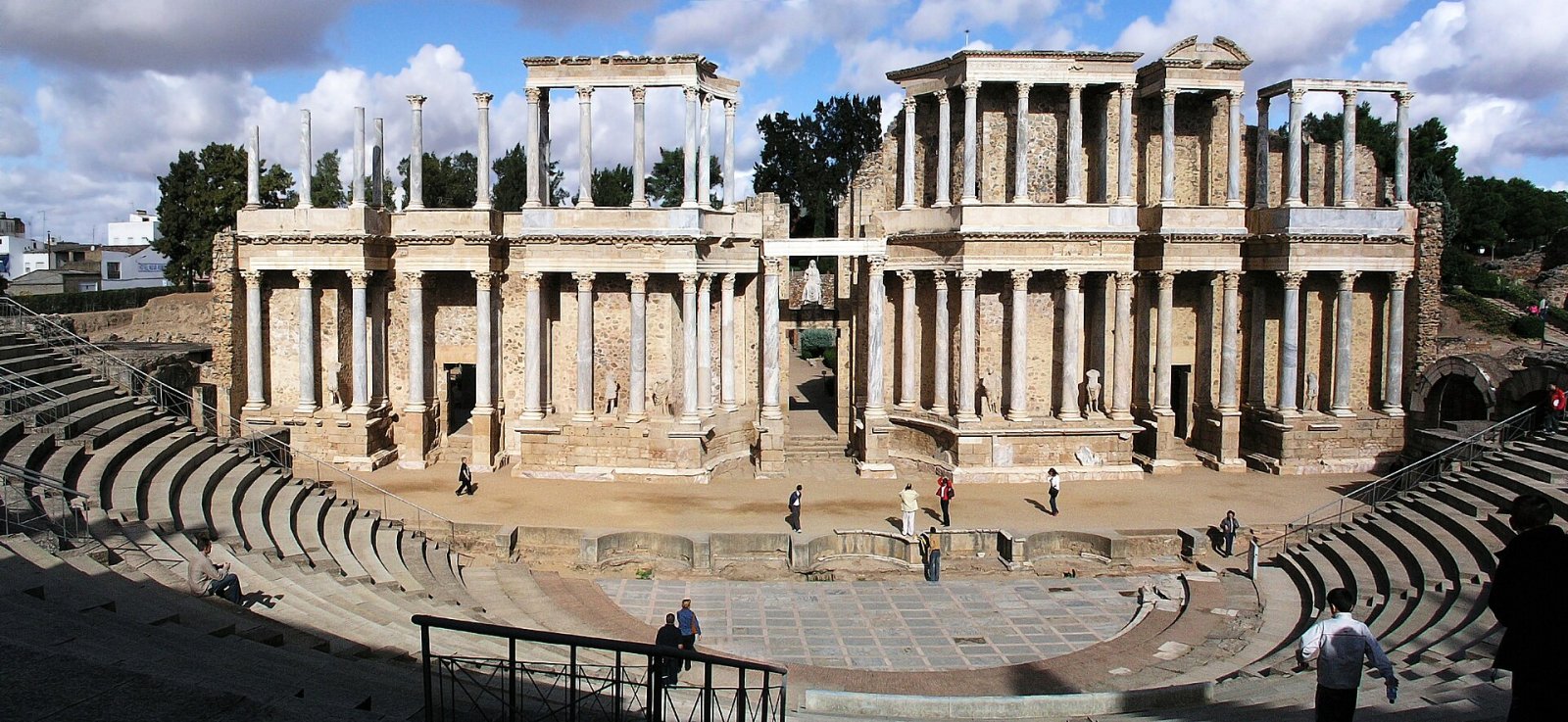 メリーダのローマ劇場:エストレマドゥーラの歴史を旅する | Secret World Trip Planner