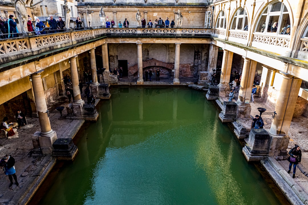 Descubra os Banhos Romanos de Bath: História e Beleza | Secret World Trip Planner