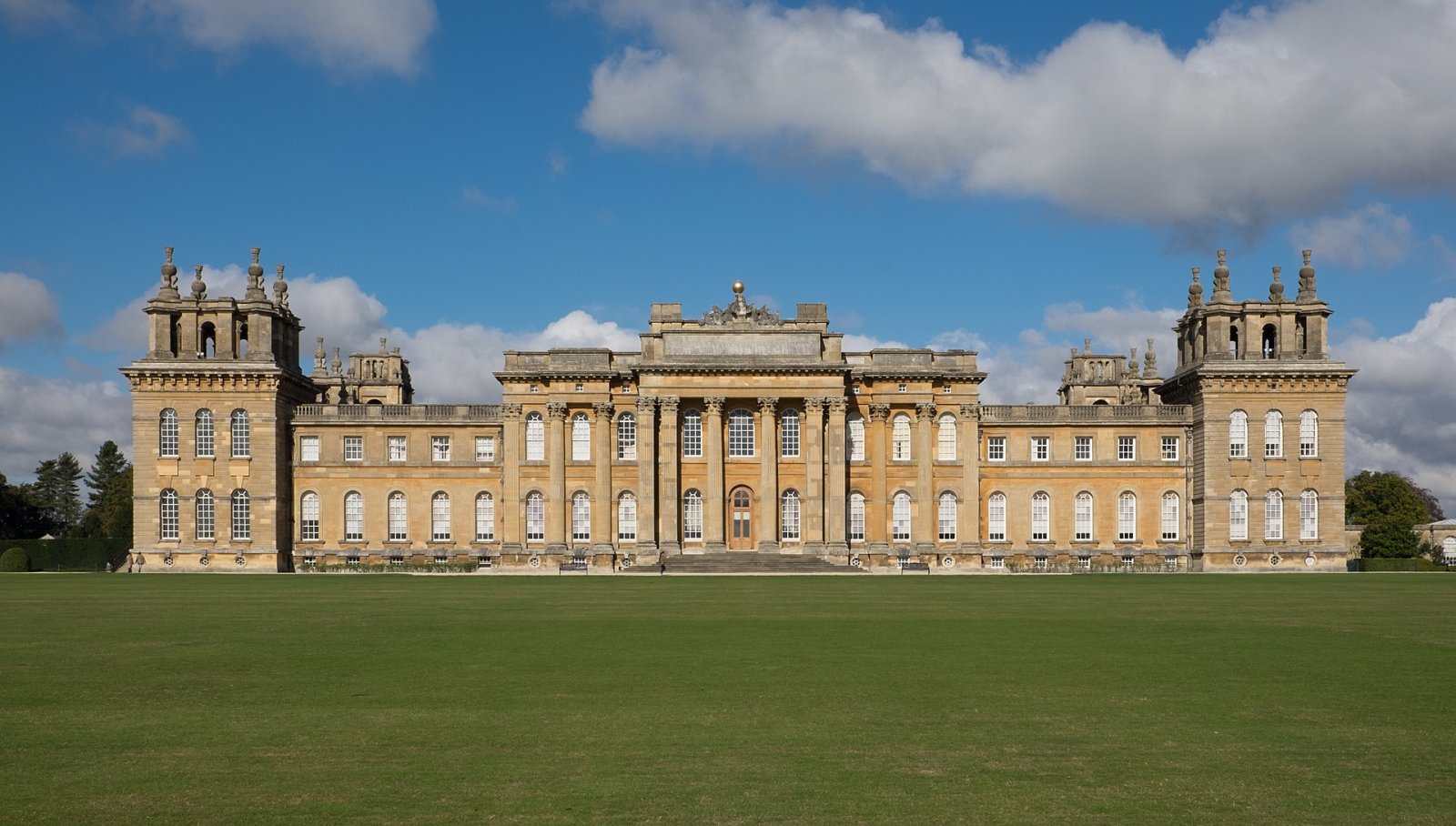 Discover Blenheim Palace: History and Beauty in Woodstock - R9R6+MQ Walton on the Naze | Secret World Trip Planner