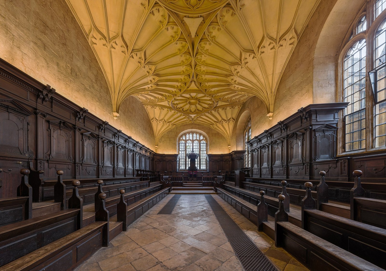 Descubre la Biblioteca Bodleiana de Oxford: un tesoro cultural - Q733+QQ Clacton-on-Sea | Secret World Trip Planner