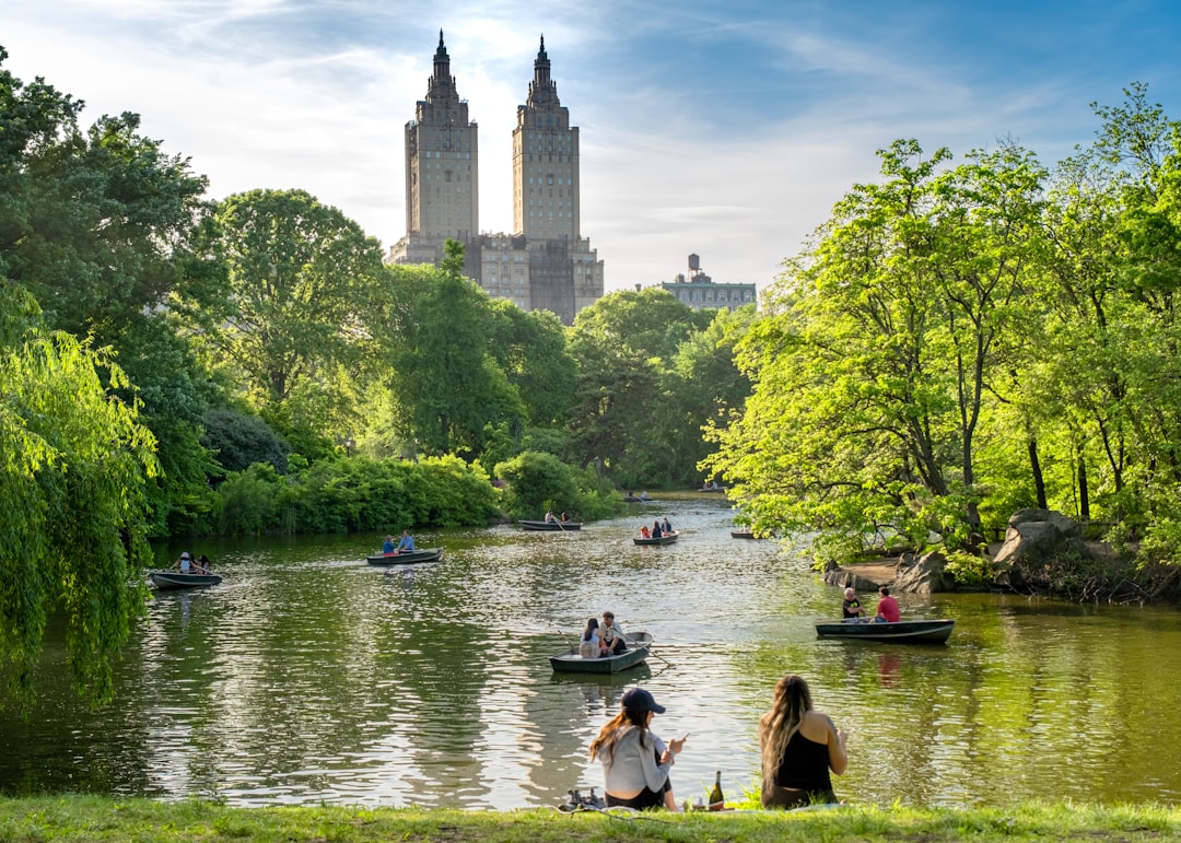 中央公园的克里斯托与让-克劳德之门 - New York | Secret World Trip Planner
