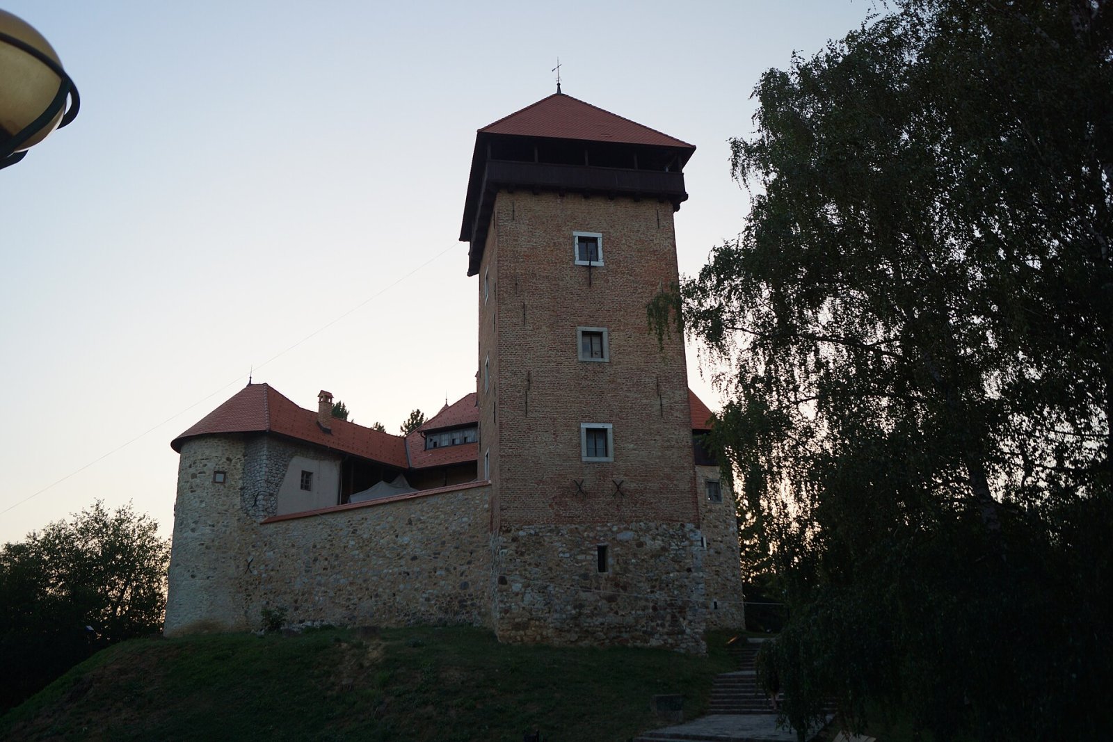 Descubre el Castillo de Dubovac: una joya de Croacia - Karlovac | Secret World Trip Planner