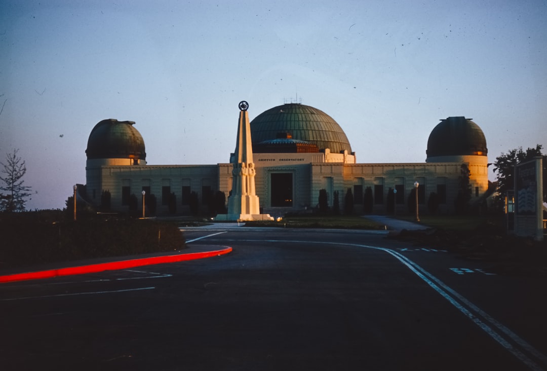 Explorando o Universo no Observatório Griffith - Los Angeles | Secret World Trip Planner