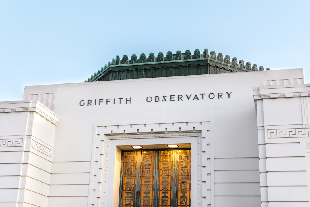 ロサンゼルスのグリフィス天文台で宇宙を探る - Los Angeles | Secret World Trip Planner