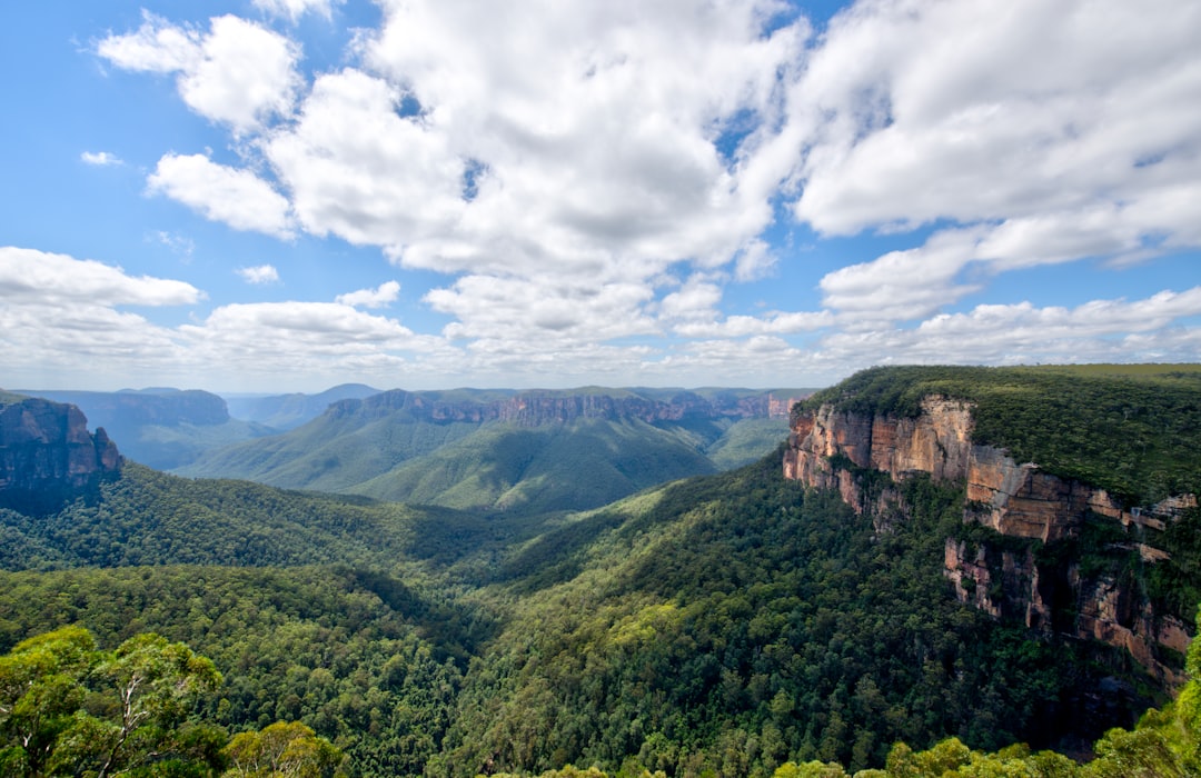 ブルーマウンテンズ:オーストラリアの自然の楽園 - Blue Mountains | Secret World Trip Planner
