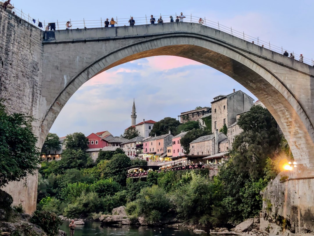 Ponte Vecchio de Mostar : Un Héritage à Découvrir - Stari most | Secret World Trip Planner