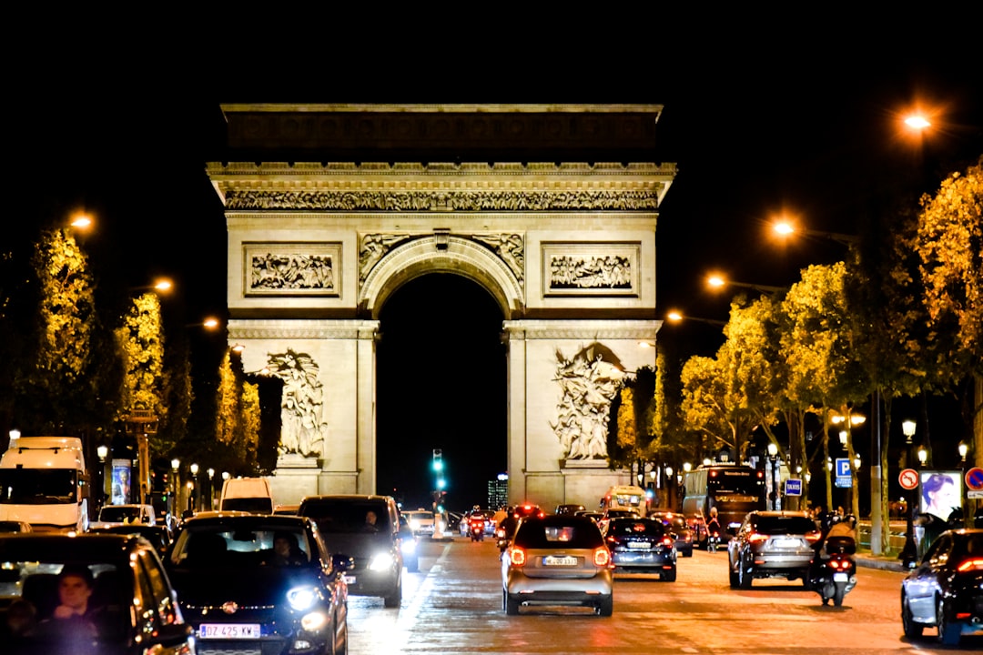 AI Reiseplaner 2026: Revolution im Reisen nach Paris - Parigi | Secret World Trip Planner