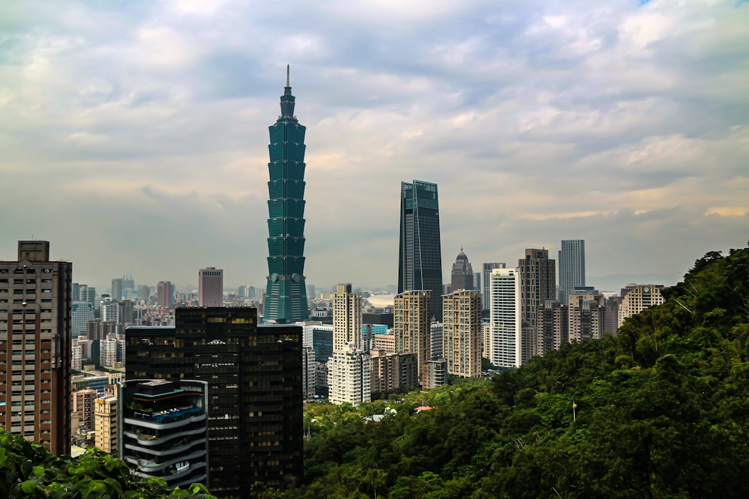 Descubre Elephant Mountain: una joya natural de Taipei - Xinyi District | Secret World Trip Planner