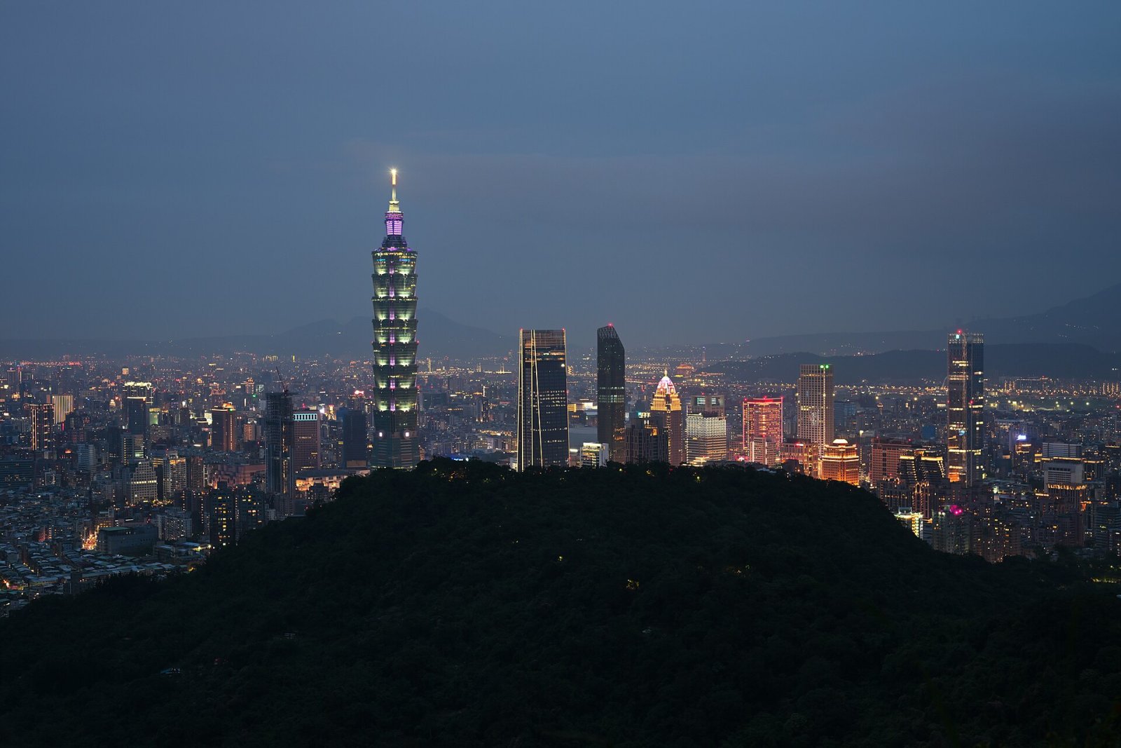 エレファントマウンテンを発見:台北の自然の宝石 - Xinyi District | Secret World Trip Planner