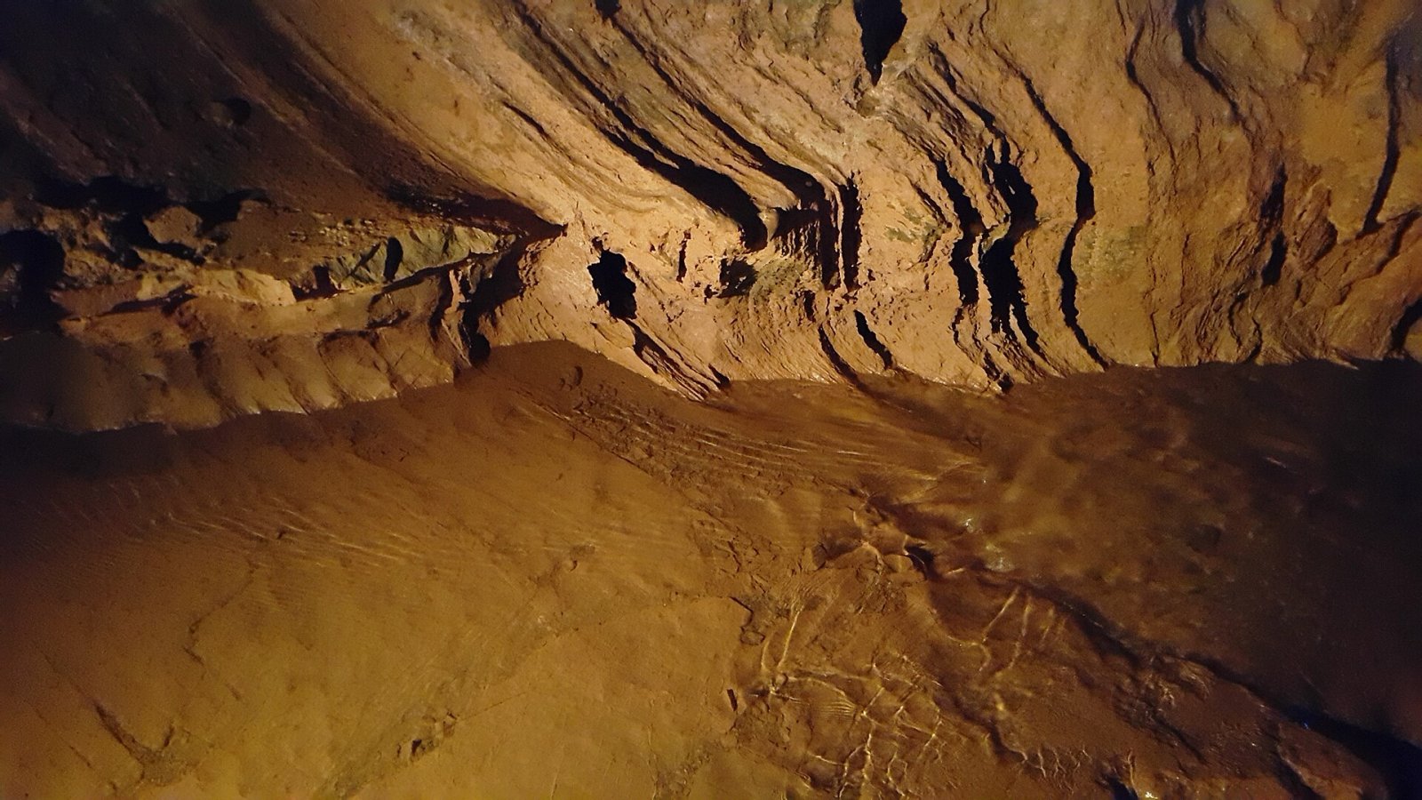 Descubra a Magia da Ondal Cave na Coreia do Sul | Secret World Trip Planner