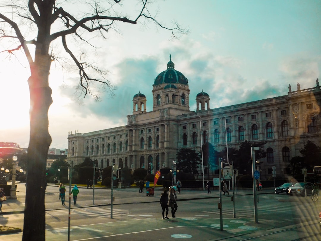 비엔나의 Kunsthistorisches Museum 발견하기: 예술 여행 - Wien | Secret World Trip Planner