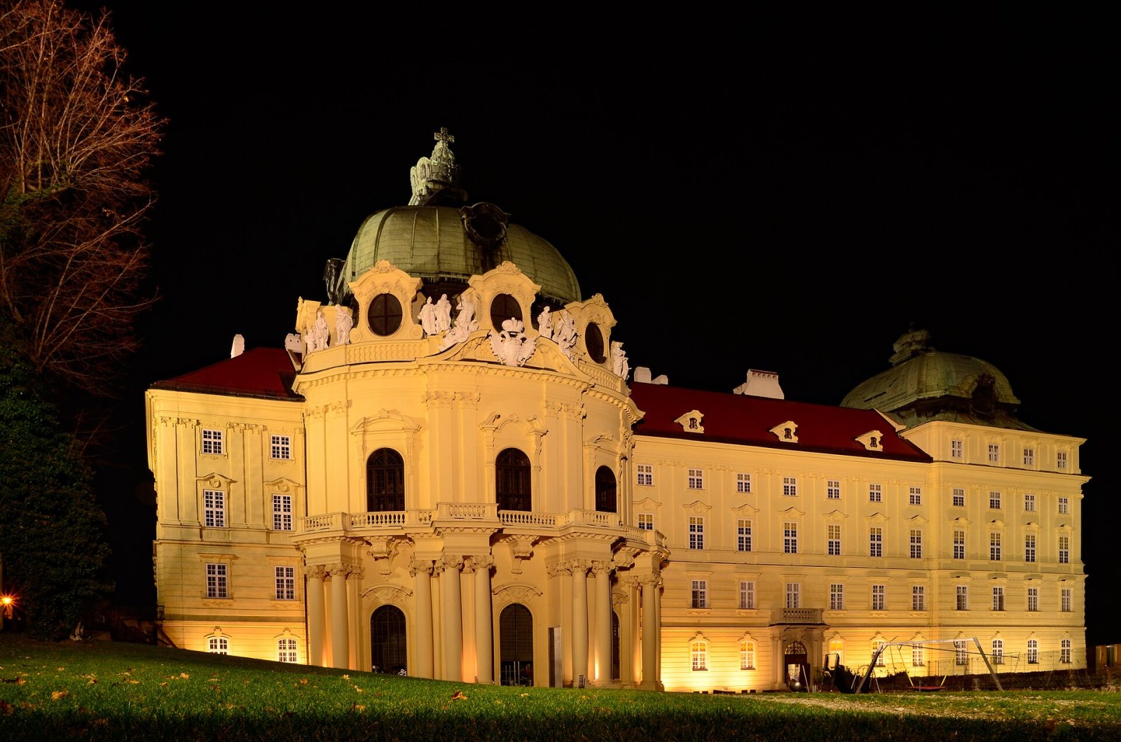 Découvrez le Monastère de Klosterneuburg : Histoire et Beauté - Klosterneuburg | Secret World Trip Planner