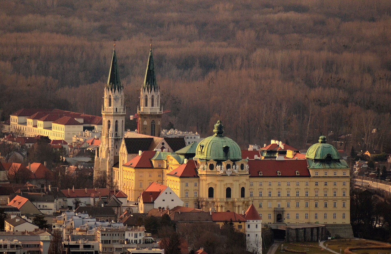 探索克洛斯特纽堡修道院:历史与美 - Klosterneuburg | Secret World Trip Planner