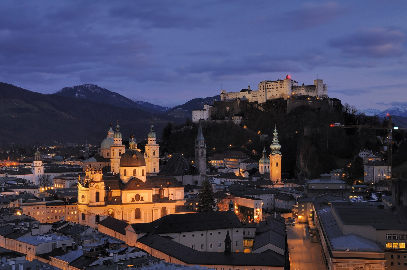 잘츠부르크 구시가지의 마법 발견하기: 역사와 아름다움 - Salzburg | Secret World Trip Planner