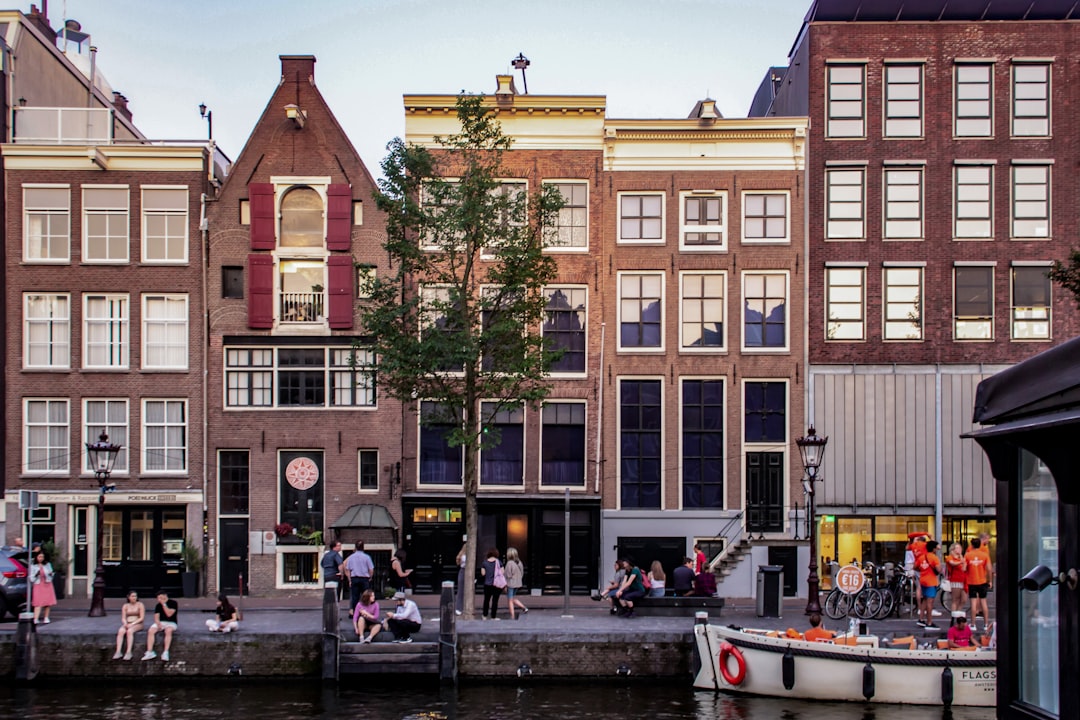 访问安妮·弗兰克之家：阿姆斯特丹历史之旅 - Amsterdam | Secret World Trip Planner
