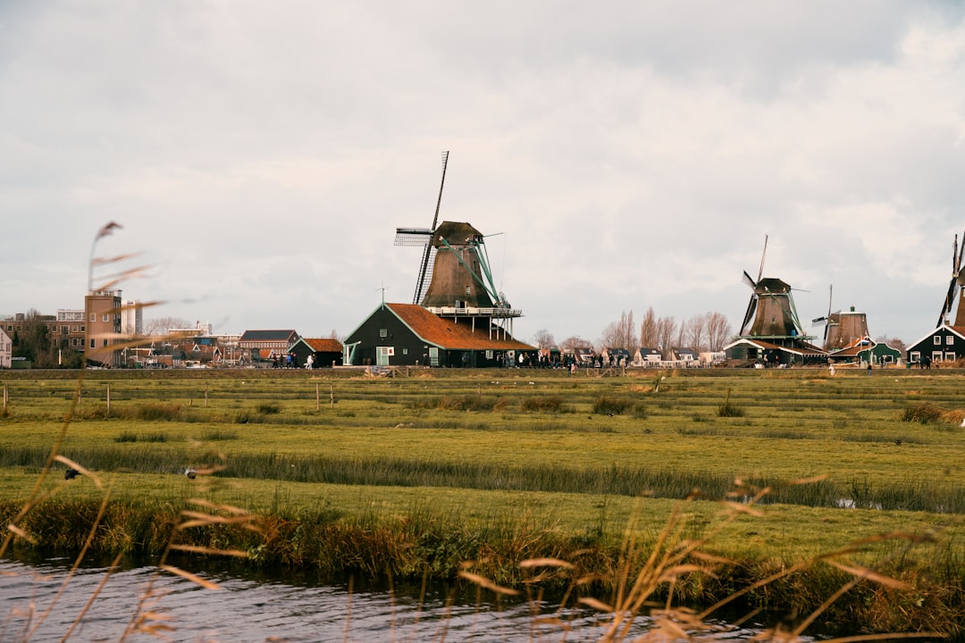 ザーンセ・スカンスを発見：オランダ文化の宝石 - Zaandam | Secret World Trip Planner